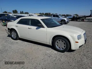 2008 Chrysler 300 LX with VIN 2C3KA43R58H223170, listed as a Copart auction lot 73572364 with 80,725 mi miles and Salvage Title. Bid and sale history available at carsss.com. Image 4.