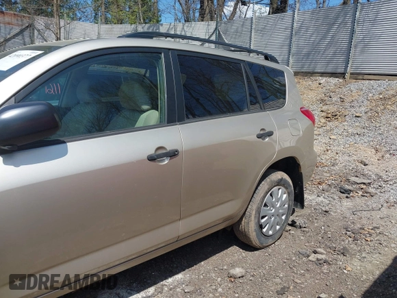 2006 Toyota RAV4 with VIN JTMZD33V866004405, listed as a IAAI auction lot 42090377 with 132,232 mi miles. Bid and sale history available at carsss.com. Image 16.