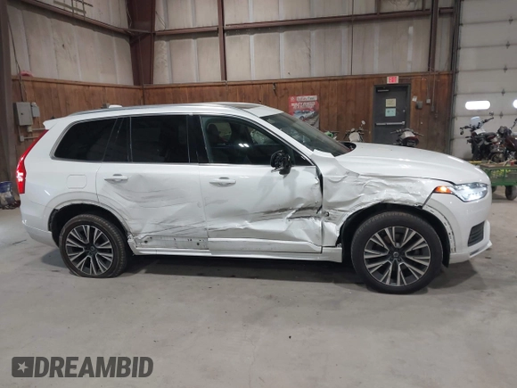2020 Volvo XC90 Momentum with VIN YV4102PK4L1531480, listed as a IAAI auction lot 41990921 with 68,989 mi miles. Bid and sale history available at carsss.com. Image 13.