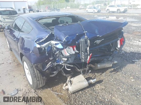 2018 Ford Mustang EcoBoost z VIN 1FA6P8TH2J5164916, wystawiony jako IAAI lot #42091142 z przebiegiem 42 199 mil mil oraz . Historia ofert i sprzedaży dostępna na DreamBid. Obrazek 3.