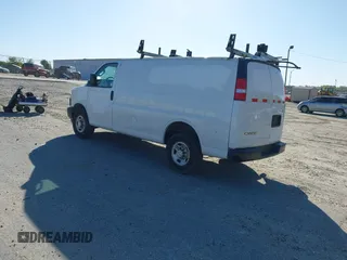 2021 Chevrolet Express Cargo with VIN 1GCWGAFP0M1262410, listed as a IAAI auction lot 42007712 with 61,620 mi miles and . Bid and sale history available at DreamBid. Image 3.