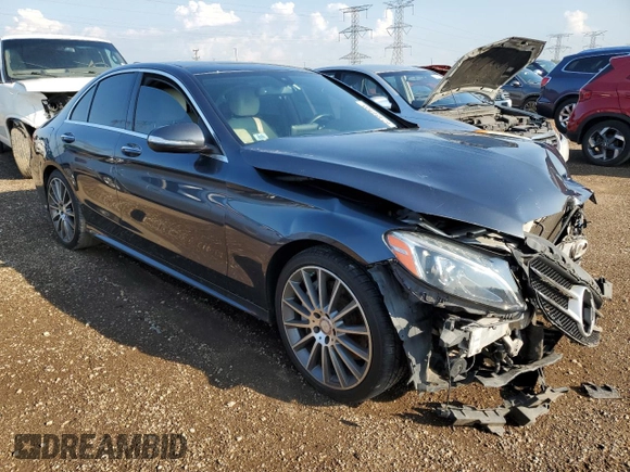 2015 Mercedes-Benz C 300 Luxury z VIN 55SWF4KB3FU018984, wystawiony jako Copart lot #62486905 z przebiegiem Nie podano mil oraz Szkoda całkowita • Salvage title. Historia ofert i sprzedaży dostępna na DreamBid. Obrazek 4.