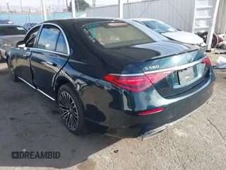 2022 Mercedes-Benz S 580 z VIN W1K6G7GB6NA151826, wystawiony jako IAAI lot #41313174 z przebiegiem 18 123 mil mil oraz . Historia ofert i sprzedaży dostępna na DreamBid. Obrazek 3.