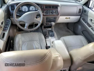 2002 Mitsubishi Montero z VIN JA4MT41R62J021195, wystawiony jako Copart lot #47021115 z przebiegiem 196 795 mil mil oraz Szkoda całkowita • Salvage title. Historia ofert i sprzedaży dostępna na DreamBid. Obrazek 8.