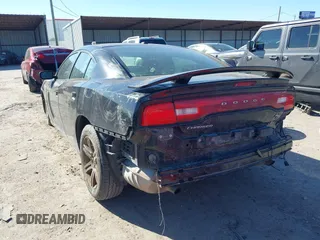 2014 Dodge Charger RT z VIN 2C3CDXCT7EH309312, wystawiony jako IAAI lot #41730281 z przebiegiem 112 235 mil mil oraz . Historia ofert i sprzedaży dostępna na DreamBid. Obrazek 3.