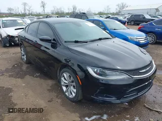 2015 Chrysler 200 S with VIN 1C3CCCBB2FN727807, listed as a IAAI auction lot 42059115 with 98,361 mi miles. Bid and sale history available at carsss.com. Image 1.