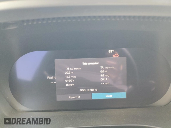 2024 Volvo XC40 Plus Bright Theme z VIN YV4L12UE8R2381381, wystawiony jako Copart lot #46183675 z przebiegiem 5 666 mil mil oraz Szkoda całkowita • Salvage title. Historia ofert i sprzedaży dostępna na DreamBid. Obrazek 9.