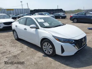 2024 Nissan Sentra S z VIN 3N1AB8BV2RY289474, wystawiony jako IAAI lot #42119543 z przebiegiem 17 576 mil mil oraz . Historia ofert i sprzedaży dostępna na DreamBid. Obrazek 1.
