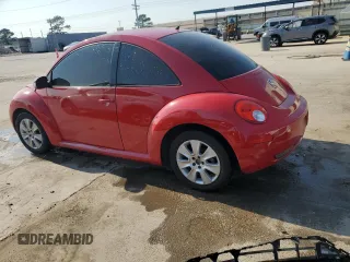 2010 Volkswagen New Beetle Coupe with VIN 3VWPG3AG8AM010195, listed as a Copart auction lot 76012754 with 0 mi miles and Salvage Title. Bid and sale history available at carsss.com. Image 2.