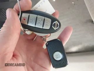 2015 Nissan Rogue SV z VIN 5N1AT2MV6FC764970, wystawiony jako IAAI lot #42093076 z przebiegiem 110 811 mil mil oraz . Historia ofert i sprzedaży dostępna na DreamBid. Obrazek 11.