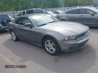 2010 Ford Mustang V6 с VIN 1ZVBP8EN2A5175715, выставлен на аукционе IAAI как лот 42282146 с пробегом 124 502 миль миль и . История ставок и продаж доступна на DreamBid. Изображение 1.