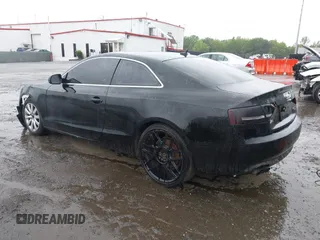2010 Audi A5 Premium Plus z VIN WAULFAFR6AA002531, wystawiony jako IAAI lot #42326660 z przebiegiem Nie podano mil oraz . Historia ofert i sprzedaży dostępna na DreamBid. Obrazek 3.