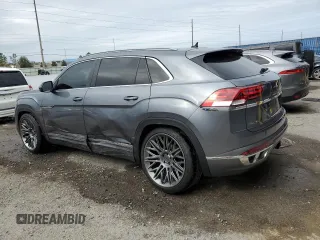 2020 Volkswagen Atlas SEL R-Line with VIN 1V2RE2CA6LC218759, listed as a Copart auction lot 88995435 with 61,609 mi miles and Salvage title. Bid and sale history available at DreamBid. Image 2.