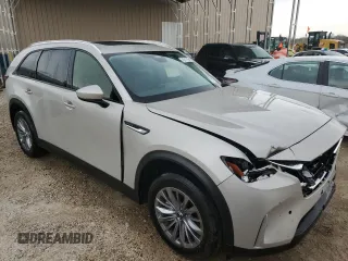 2025 Mazda CX-90 Preferred z VIN JM3KKBHD5S1214847, wystawiony jako Copart lot #51690015 z przebiegiem Nie podano mil oraz Czysty tytuł • Clean title. Historia ofert i sprzedaży dostępna na DreamBid. Obrazek 4.
