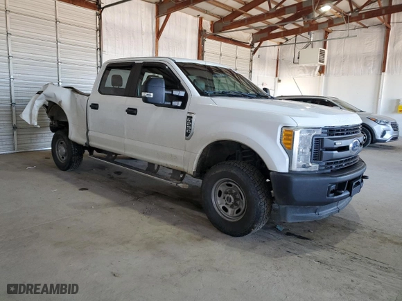 2017 Ford Super Duty F-250 SRW Lariat with VIN 1FT7W2B68HEE27189, listed as a Copart auction lot 47000535 with 177,362 mi miles and Salvage Title. Bid and sale history available at carsss.com. Image 4.