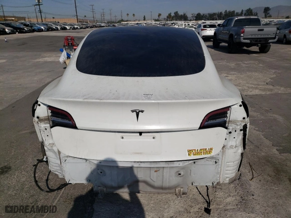 2019 Tesla Model 3 Mid Range with VIN 5YJ3E1EAXKF426451, listed as a Copart auction lot 72082134 with 86,555 mi miles and Salvage Title. Bid and sale history available at carsss.com. Image 6.