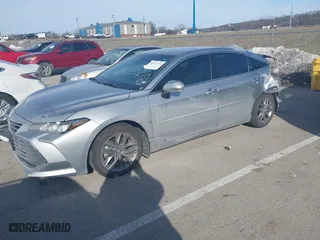 2019 Toyota Avalon Hybrid Limited with VIN 4T1B21FB8KU009988, listed as a IAAI auction lot 41424216 with 66,996 mi miles. Bid and sale history available at carsss.com. Image 17.