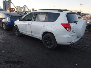 2007 Toyota RAV4 Limited with VIN JTMBK31V075032734, listed as a IAAI auction lot 41140896 with 204,551 mi miles. Bid and sale history available at carsss.com. Image 3.