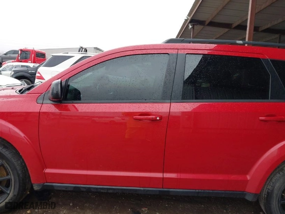 2017 Dodge Journey SXT with VIN 3C4PDCBG8HT566114, listed as a IAAI auction lot 41176461 with 111,644 mi miles. Bid and sale history available at carsss.com. Image 15.