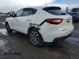 2017 Maserati Levante with VIN ZN661XUAXHX250088, listed as a Copart auction lot 40583294 with 26,317 mi miles. Bid and sale history available at carsss.com. Image 2.
