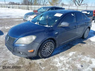 2010 Suzuki Kizashi SLS with VIN JS2RF9A74A6100418, listed as a IAAI auction lot 41588082 with 171,251 mi miles. Bid and sale history available at carsss.com. Image 2.
