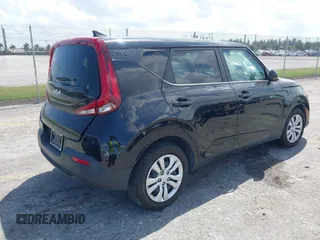 2022 Kia Soul LX with VIN KNDJ23AU1N7814772, listed as a IAAI auction lot 41968141 with 56,651 mi miles. Bid and sale history available at carsss.com. Image 4.