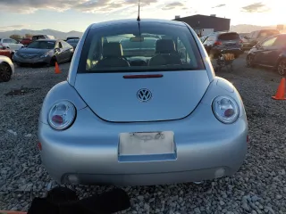 2005 Volkswagen New Beetle Coupe GLS with VIN 3VWCR31C65M418142, listed as a Copart auction lot 78430224 with 22,127 mi miles and Salvage Title. Bid and sale history available at carsss.com. Image 6.