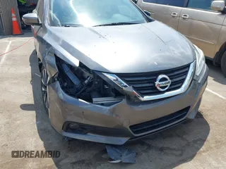 2016 Nissan Altima SR z VIN 1N4AL3AP5GC160818, wystawiony jako IAAI lot #42159742 z przebiegiem 94 034 mil mil oraz . Historia ofert i sprzedaży dostępna na DreamBid. Obrazek 6.