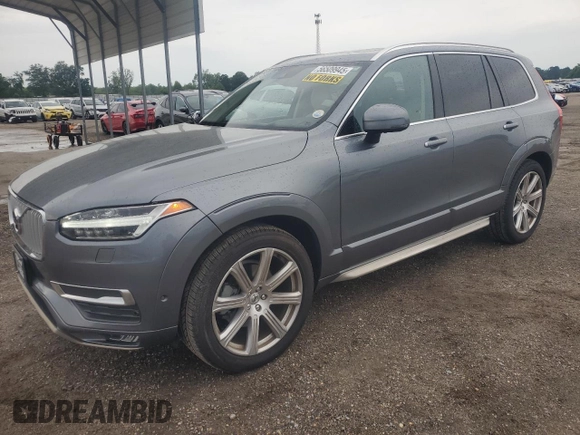 2016 Volvo XC90 T6 Inscription z VIN YV4A22PL1G1000777, wystawiony jako Copart lot #56509945 z przebiegiem 64 985 mil mil oraz Czysty tytuł • Clean title. Historia ofert i sprzedaży dostępna na DreamBid. Obrazek 1.