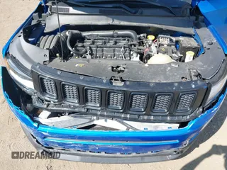 2018 Jeep Compass Latitude with VIN 3C4NJCBB7JT327275, listed as a IAAI auction lot 40176960 with 74,320 mi miles. Bid and sale history available at carsss.com. Image 10.