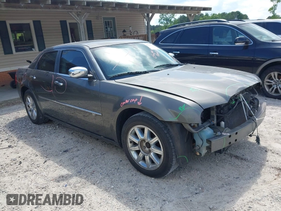 2008 Chrysler 300 C Hemi z VIN 2C3KA63H78H119766, wystawiony jako IAAI lot #42183222 z przebiegiem 149 245 mil mil oraz . Historia ofert i sprzedaży dostępna na DreamBid. Obrazek 1.