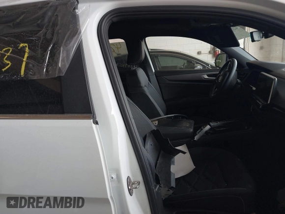 2024 Volkswagen Atlas SE with VIN 1V2KE2CA4RC208435, listed as a IAAI auction lot 42382037 with 38,693 mi miles and . Bid and sale history available at DreamBid. Image 5.