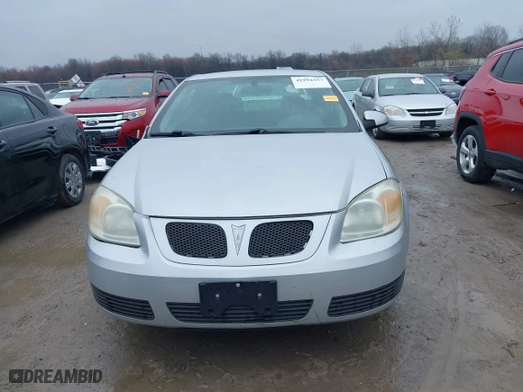 2007 Pontiac G5 with VIN 1G2AL15F977360713, listed as a IAAI auction lot 41994357 with 175,204 mi miles. Bid and sale history available at carsss.com. Image 12.