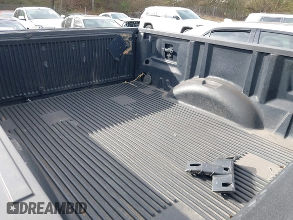 2016 Ford F-150 XL with VIN 1FTMF1CF8GFB92040, listed as a IAAI auction lot 41743340 with 68,161 mi miles. Bid and sale history available at carsss.com. Image 8.