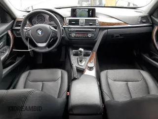 2015 BMW 3 Series 328i z VIN WBA3C1C59FK122223, wystawiony jako Copart lot #56991615 z przebiegiem 83 519 mil mil oraz Szkoda całkowita • Salvage title. Historia ofert i sprzedaży dostępna na DreamBid. Obrazek 8.