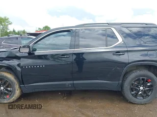 2020 Chevrolet Traverse LT z VIN 1GNERHKW1LJ125834, wystawiony jako IAAI lot #42245948 z przebiegiem Nie podano mil oraz . Historia ofert i sprzedaży dostępna na DreamBid. Obrazek 14.