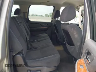 2007 Chevrolet Suburban LT с VIN 1GNFC16J67J350302, выставлен на аукционе IAAI как лот 41940082 с пробегом 176 491 миль миль и . История ставок и продаж доступна на DreamBid. Изображение 8.
