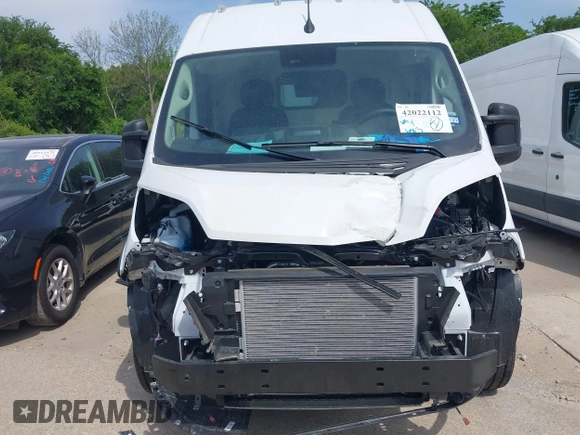 2025 Ram ProMaster Cargo with VIN 3C6MRVHG0SE545736, listed as a IAAI auction lot 42022112 with 683 mi miles and . Bid and sale history available at DreamBid. Image 12.