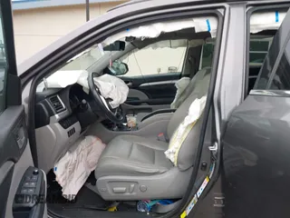 2018 Toyota Highlander Hybrid XLE с VIN 5TDJGRFH4JS044843, выставлен на аукционе IAAI как лот 41979512 с пробегом 84 844 миль миль и . История ставок и продаж доступна на DreamBid. Изображение 5.