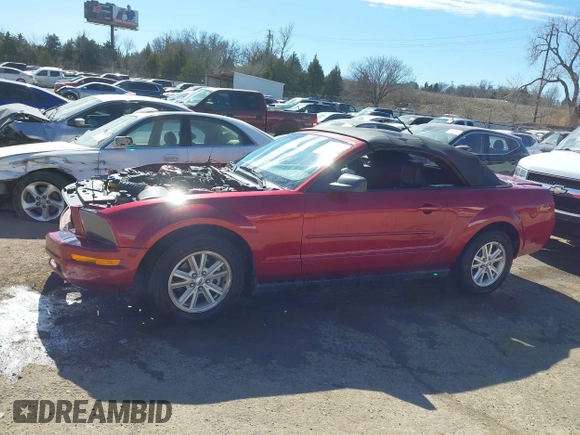 2007 Ford Mustang Deluxe with VIN 1ZVFT84N375278973, listed as a IAAI auction lot 41649628 with Not Provided miles and . Bid and sale history available at carsss.com. Image 14.