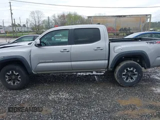 2016 Toyota Tacoma SR with VIN 5TFCZ5AN5GX026458, listed as a IAAI auction lot 41975246 with 208,401 mi miles and . Bid and sale history available at DreamBid. Image 14.