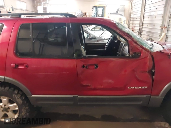 2004 Ford Explorer XLT z VIN 1FMDU73W64UB65897, wystawiony jako IAAI lot #41477174 z przebiegiem 221 442 mil mil oraz . Historia ofert i sprzedaży dostępna na DreamBid. Obrazek 14.