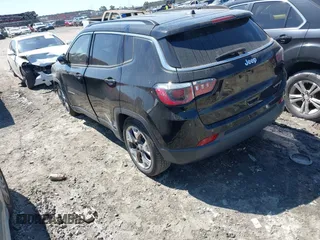 2019 Jeep Compass Limited z VIN 3C4NJCCB5KT667265, wystawiony jako IAAI lot #41805204 z przebiegiem 125 978 mil mil oraz . Historia ofert i sprzedaży dostępna na DreamBid. Obrazek 3.
