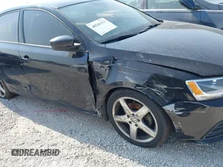 2015 Volkswagen Jetta SE with VIN 3VWD07AJ9FM411420, listed as a IAAI auction lot 40246311 with 141,456 mi miles and . Bid and sale history available at DreamBid. Image 6.