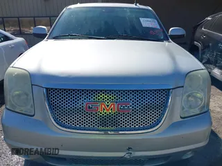 2010 GMC Yukon Denali with VIN 1GKUKEEF8AR104016, listed as a IAAI auction lot 42004250 with 274,459 mi miles. Bid and sale history available at carsss.com. Image 6.