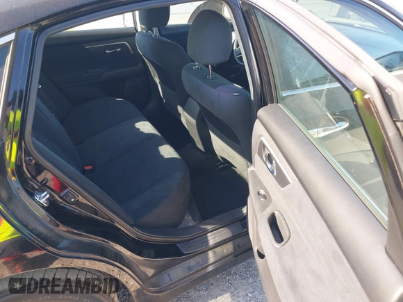 2015 Nissan Altima 2.5 SV with VIN 1N4AL3AP1FC222312, listed as a IAAI auction lot 41809022 with 162,771 mi miles. Bid and sale history available at carsss.com. Image 8.