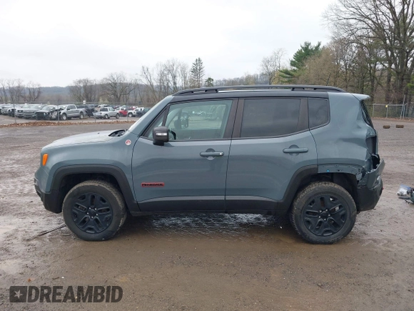 2018 Jeep Renegade Trailhawk with VIN ZACCJBCB4JPH63797, listed as a IAAI auction lot 41976767 with 111,628 mi miles. Bid and sale history available at carsss.com. Image 15.