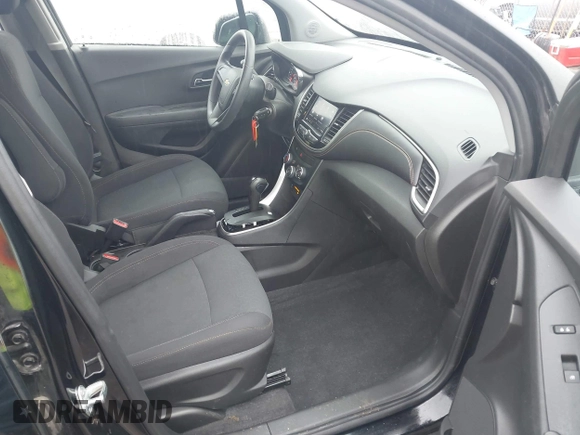 2020 Chevrolet Trax LS with VIN 3GNCJKSB8LL125797, listed as a IAAI auction lot 42302904 with 35,103 mi miles and . Bid and sale history available at DreamBid. Image 5.