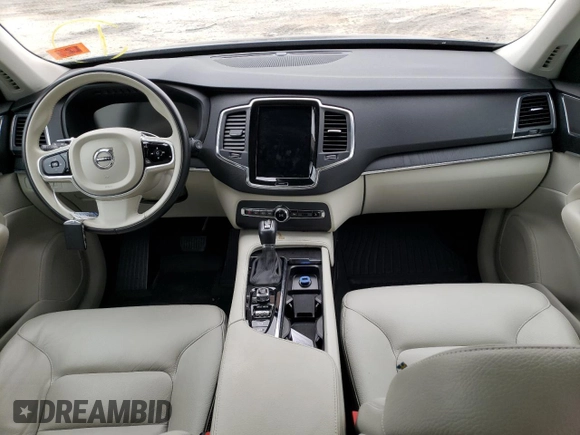 2020 Volvo XC90 Momentum with VIN YV4102PK6L1604039, listed as a Copart auction lot 69500212 with 24,914 mi miles. Bid and sale history available at carsss.com. Image 8.