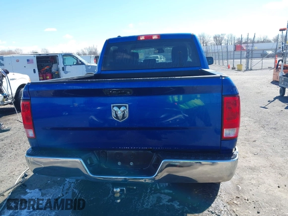 2018 Ram 1500 Express z VIN 1C6RR6KT7JS160672, wystawiony jako IAAI lot #41717485 z przebiegiem 141 712 mil mil oraz . Historia ofert i sprzedaży dostępna na DreamBid. Obrazek 16.